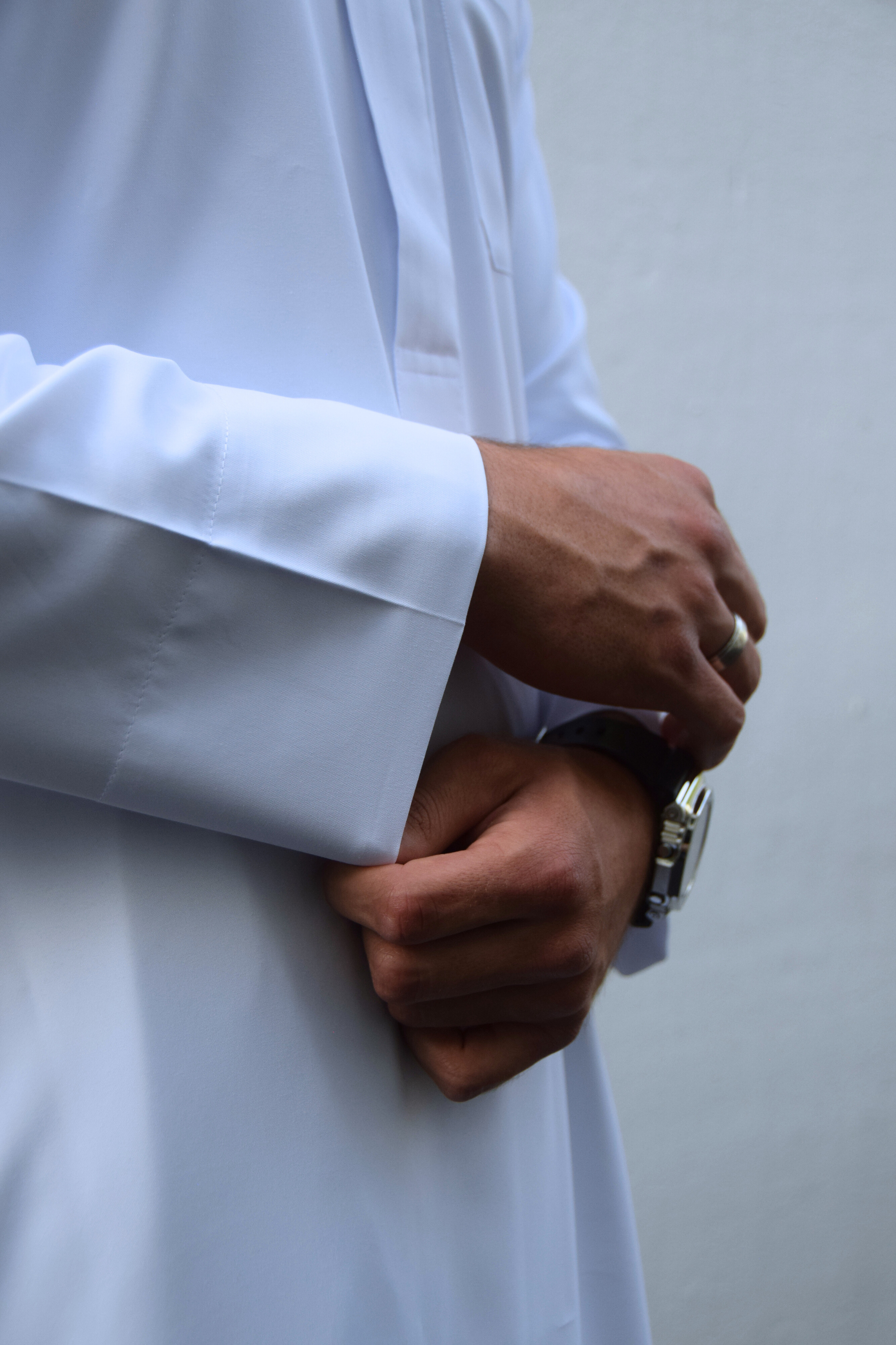 SAUDI QAMIS WEISS