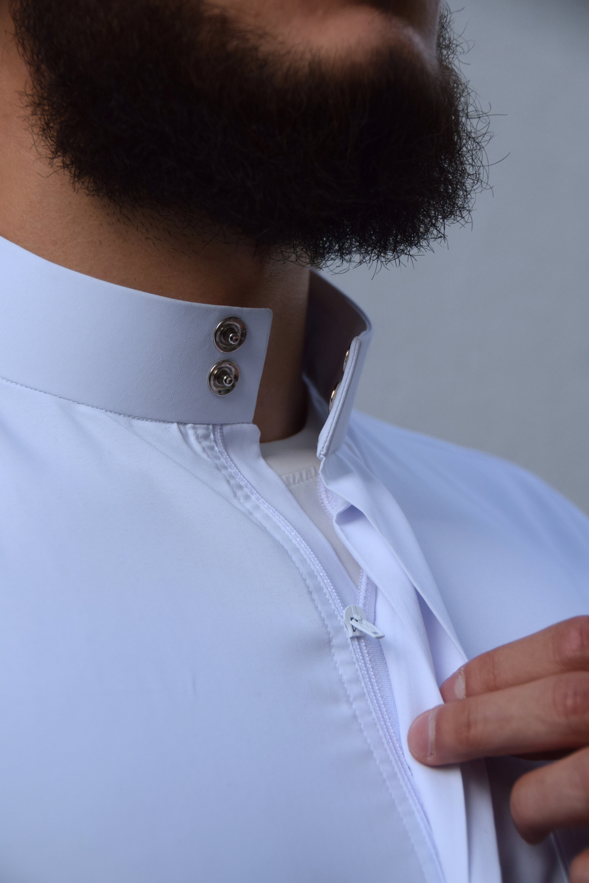 SAUDI QAMIS WEISS