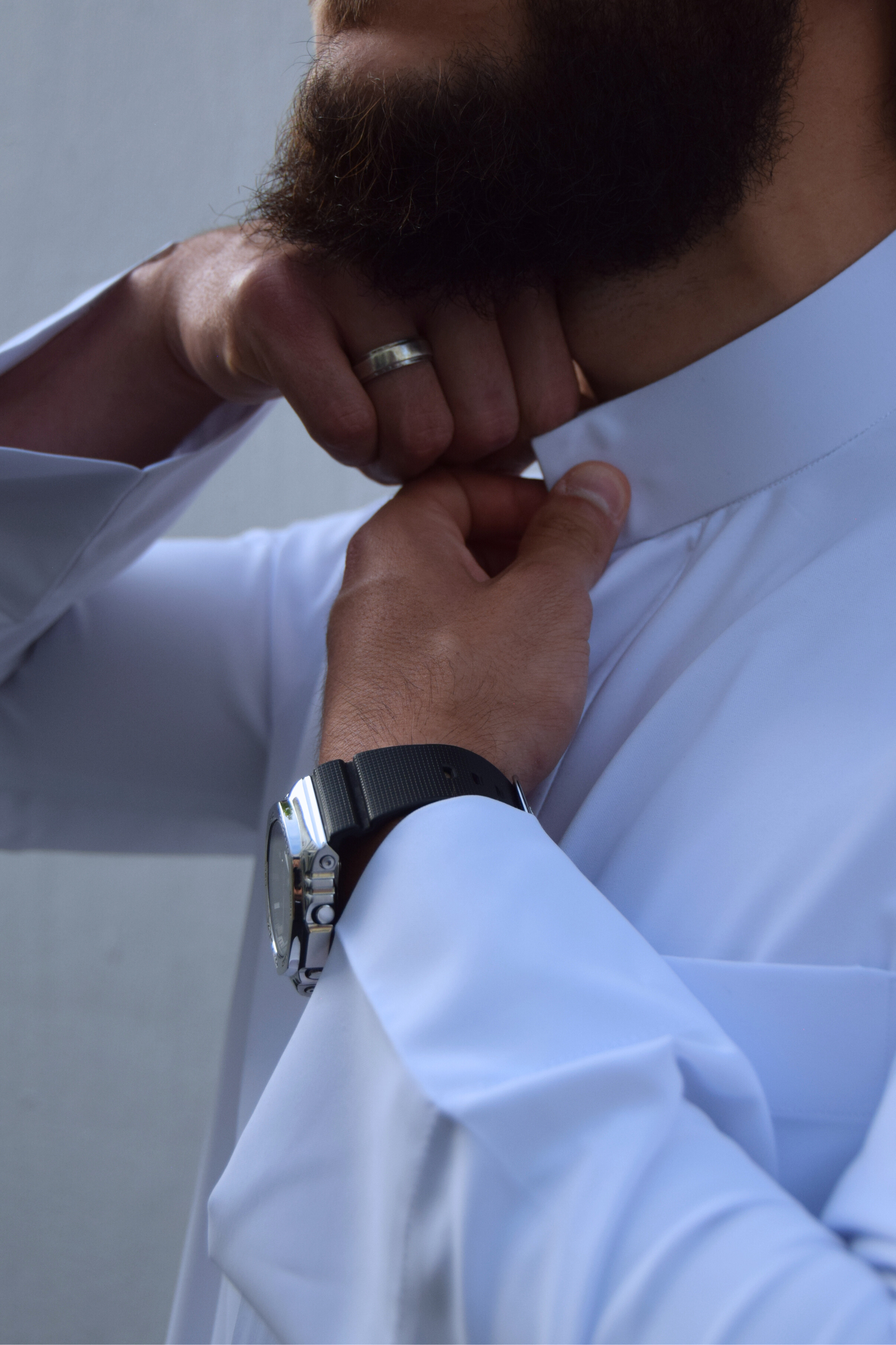 SAUDI QAMIS WEISS